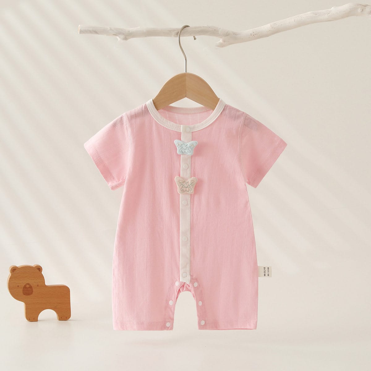 short-sleeved baby jumpsuit