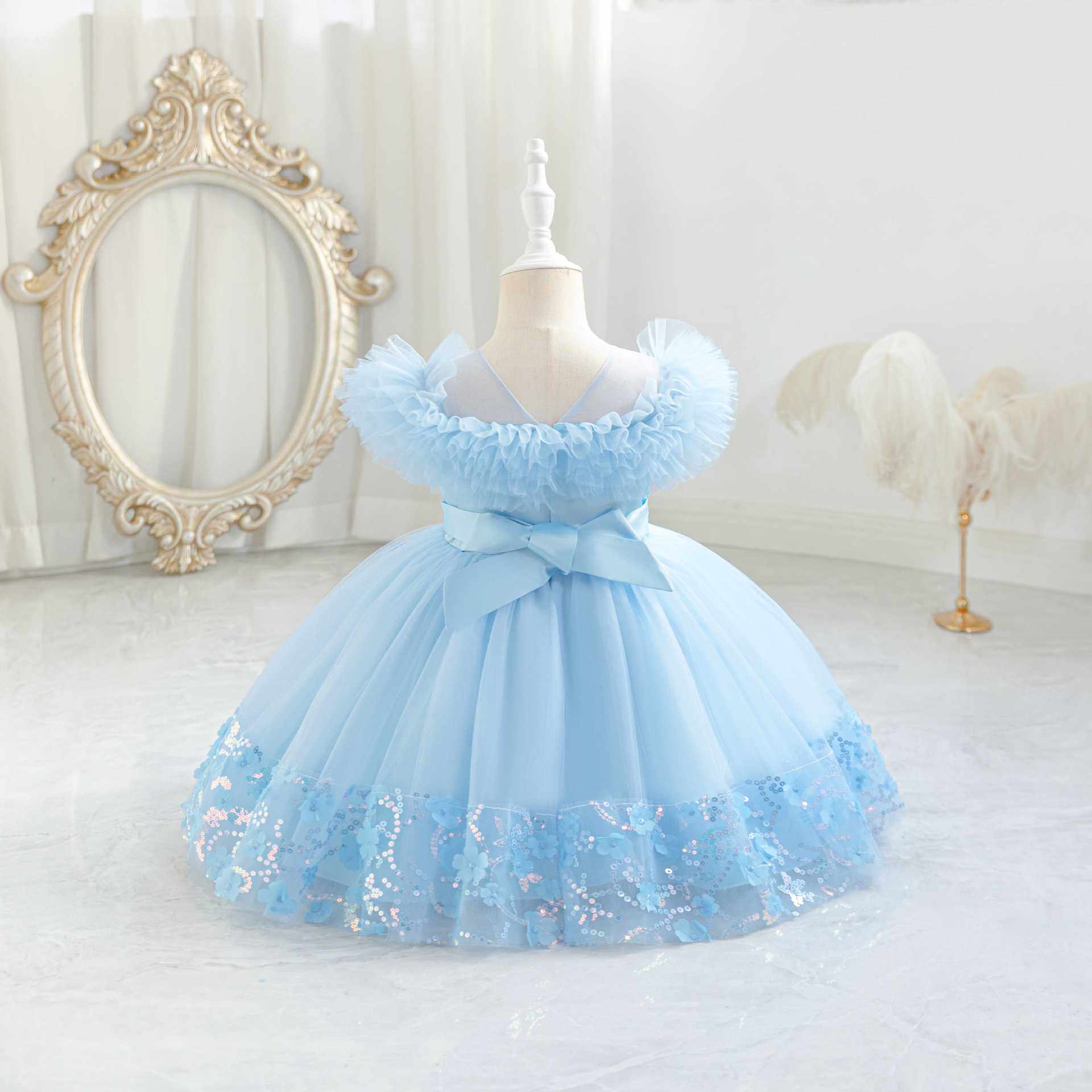 Elegant Short Fluffy Skirt for Girls - Image 5