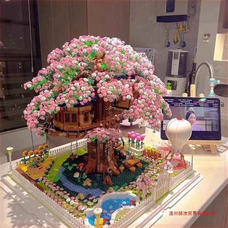 Lego Bricks - Cherry Blossom Tree House - Image 4